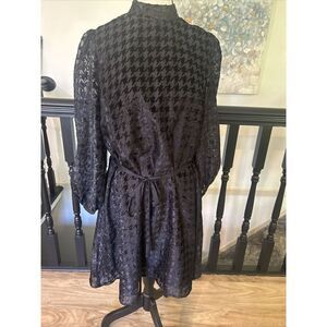 Ann Taylor‎ — Petite Houndstooth Mock Neck Shift Dress, Size 10
